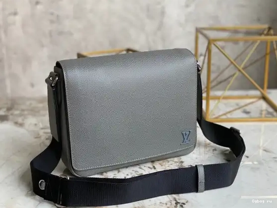 VUITTON PM DISTRICT LOUIS 0505